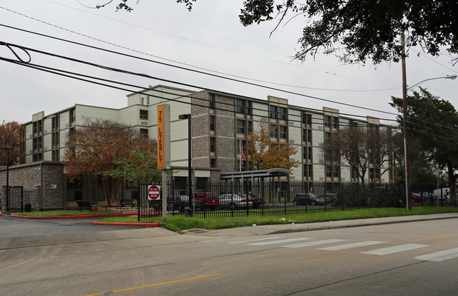 75 Lyerly in Houston, TX - Building Photo - Building Photo