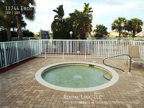 11744 Eros Rd in Lehigh Acres, FL - Foto de edificio - Building Photo