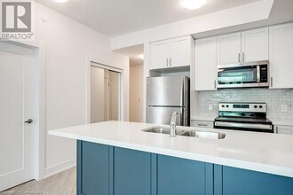 460 Dundas St E in Hamilton, ON - Building Photo - Building Photo