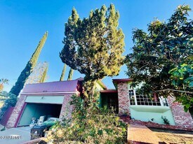 17208 Braxton St in Los Angeles, CA - Building Photo