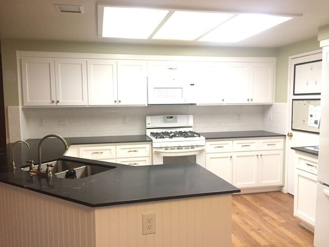 1312 Aralia Ct in San Luis Obispo, CA - Building Photo - Building Photo