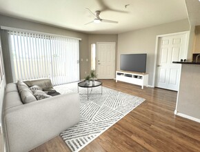 1295 N Ash St, Unit 513 in Gilbert, AZ - Building Photo - Building Photo