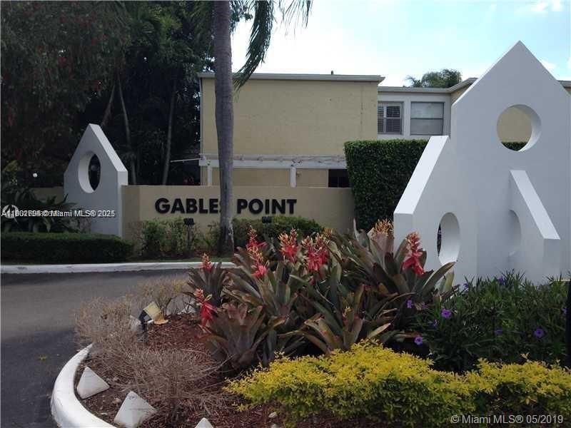 6845 SW 45th Ln in Miami, FL - Building Photo