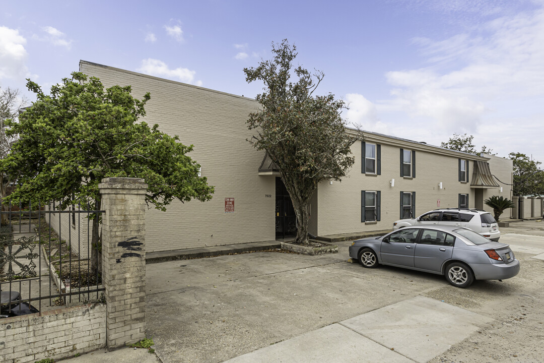 7522 Benjamin St in New Orleans, LA - Building Photo