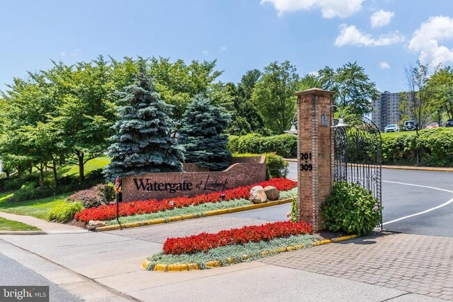 property at 307 Yoakum Pkwy