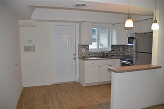 4303 NW 20th Ave in Oakland Park, FL - Building Photo - Building Photo