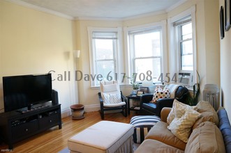 111 Queensberry St-Unit -# 89YG in Boston, MA - Foto de edificio - Building Photo