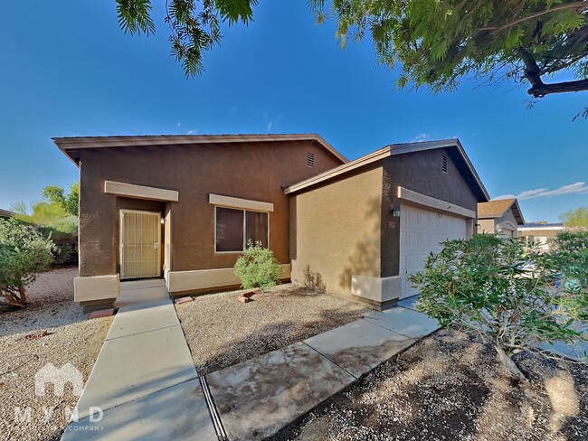 1209 E Renegade Trail in San Tan Valley, AZ - Foto de edificio - Building Photo