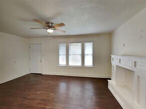 2911 Ryan Ave in Fort Worth, TX - Building Photo - Building Photo
