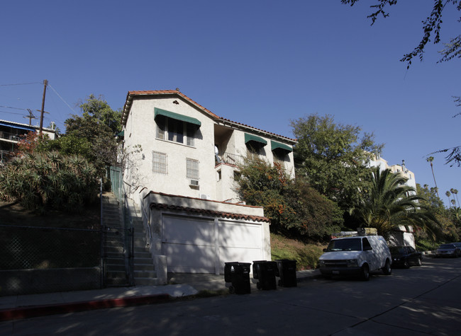 921-927 Tularosa Dr in Los Angeles, CA - Foto de edificio - Building Photo