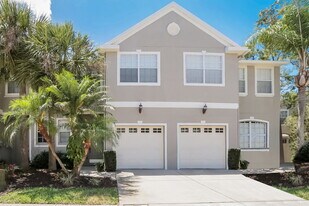 740 Vallance Way NE in St. Petersburg, FL - Building Photo