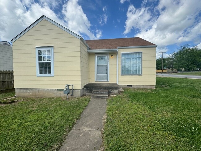 property at 750 N Florence Pl