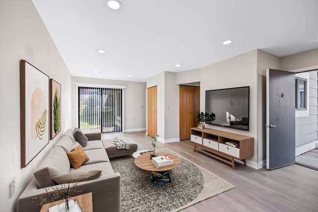 Pleasantwood Apartments & Townhomes