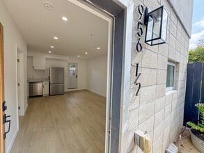 956 Camulos St, Unit 956.5 in Los Angeles, CA - Building Photo - Building Photo