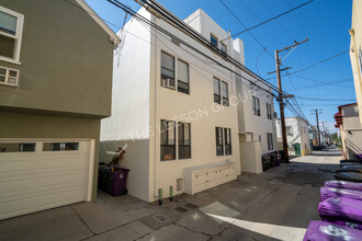 4915 E Ocean Blvd in Long Beach, CA - Building Photo - Building Photo