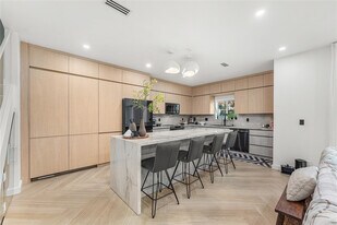 11338 NW 33rd St in Sunrise, FL - Building Photo