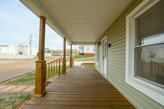 204 Oakland St in Martin, TN - Building Photo - Building Photo