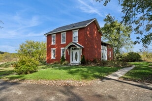 8113 US-22 in New Alexandria, PA - Building Photo