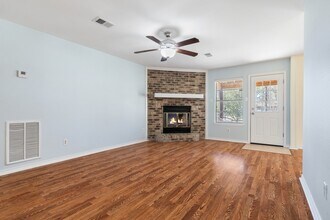 9134 Lakeside Dr in Montgomery, TX - Building Photo - Building Photo