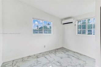 A431 NW 184th Dr in Miami Gardens, FL - Building Photo - Building Photo