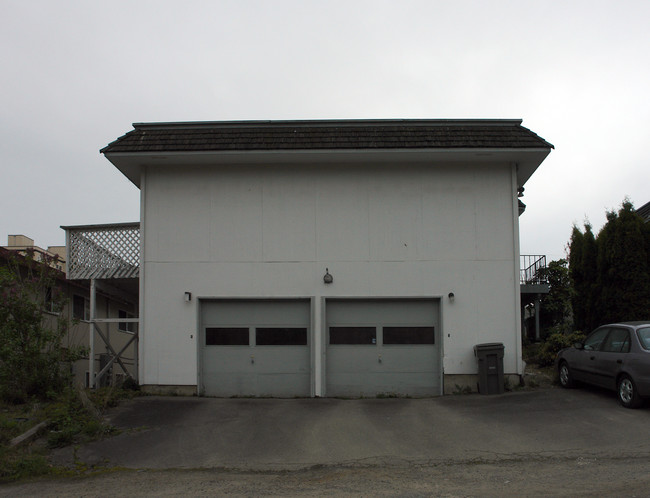 9550 Interlake Ave in Seattle, WA - Building Photo - Building Photo