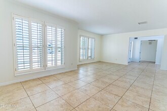 7033 San Marino Dr in El Paso, TX - Building Photo - Building Photo