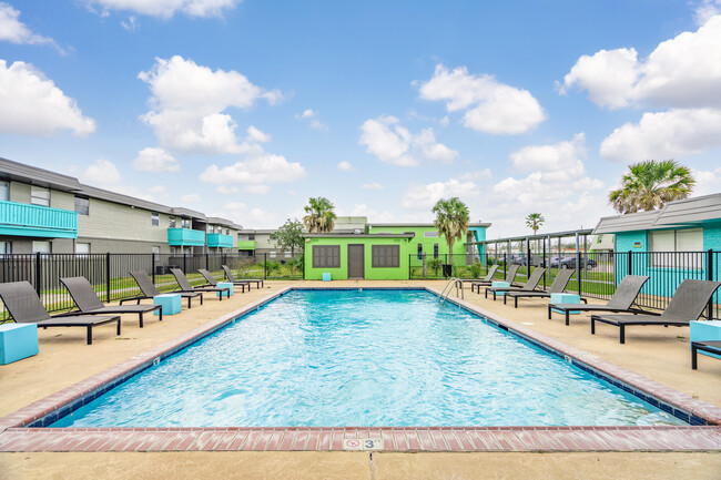 Flats on Walters in Lake Charles, LA - Building Photo - Building Photo