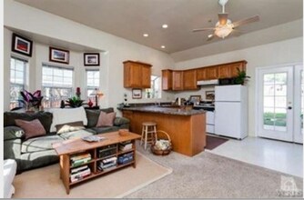 422 S Montgomery St in Ojai, CA - Building Photo - Building Photo