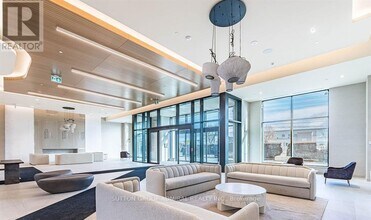 8960 Jane St in Vaughan, ON - Building Photo - Building Photo