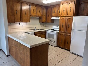 349 SE Chicago St in Albany, OR - Building Photo - Building Photo