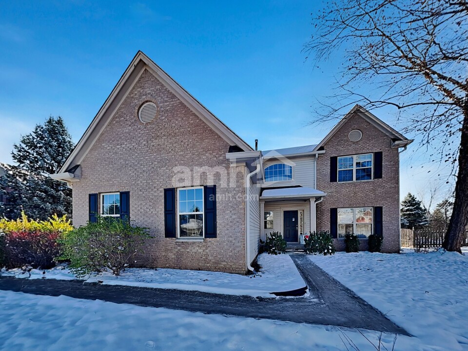 5745 Turnbull Ct in Carmel, IN - Foto de edificio