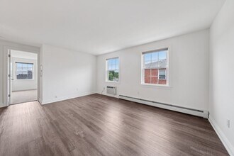 1357 Millersport Hwy in Buffalo, NY - Foto de edificio - Building Photo