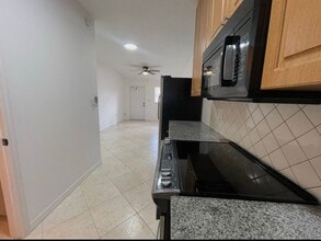 2459 Grant St in Hollywood, FL - Building Photo - Building Photo