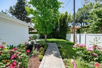 5114 Cedros Ave in Los Angeles, CA - Building Photo - Building Photo