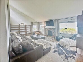 620 Amaranth Blvd, Unit 5 in Mill Valley, CA - Building Photo - Building Photo