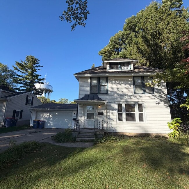 property at 1441 Plymouth Ave SE