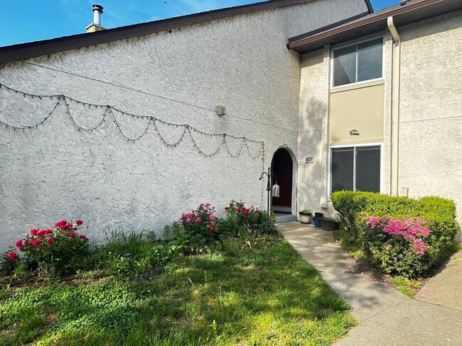 property at 107 Thoreau Dr