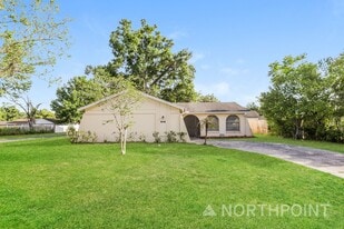 601 Highview Terrace S in Brandon, FL - Building Photo