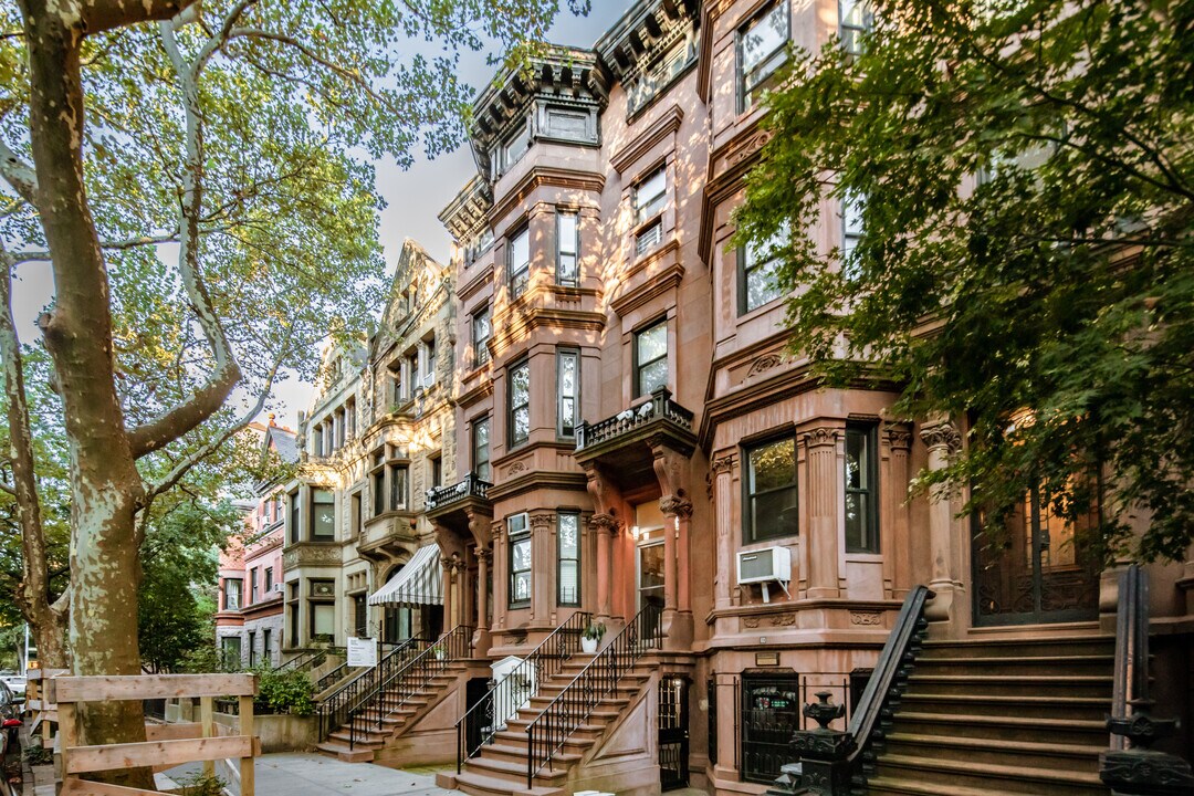 60 8th Ave in Brooklyn, NY - Foto de edificio