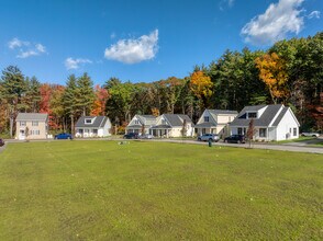 MCO Lancaster Cottages in Lancaster, MA - Foto de edificio - Building Photo