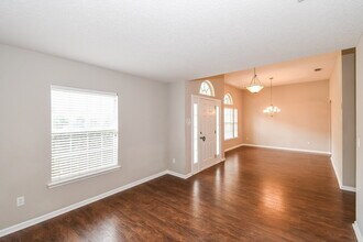 14011 Crestwick Dr W in Jacksonville, FL - Building Photo - Building Photo