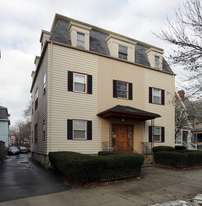 85 Parade St in Providence, RI - Foto de edificio - Building Photo