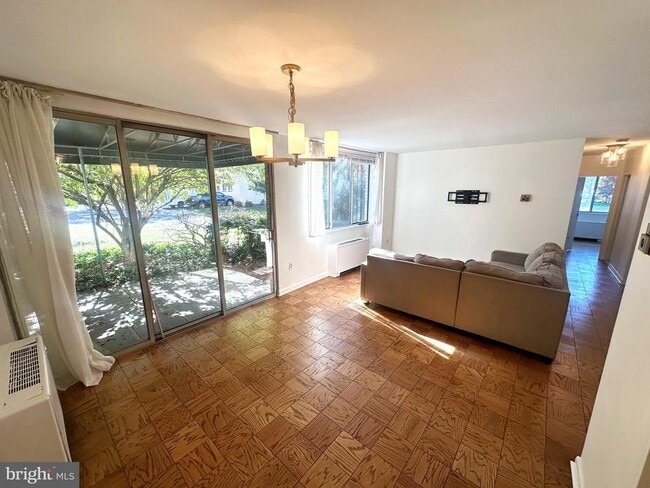 6621 Wakefield Dr in Alexandria, VA - Building Photo - Building Photo