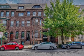 924 N Calvert St in Baltimore, MD - Foto de edificio - Building Photo