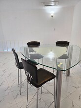 108 Gardens Dr, Unit 1 in Pompano Beach, FL - Foto de edificio - Building Photo