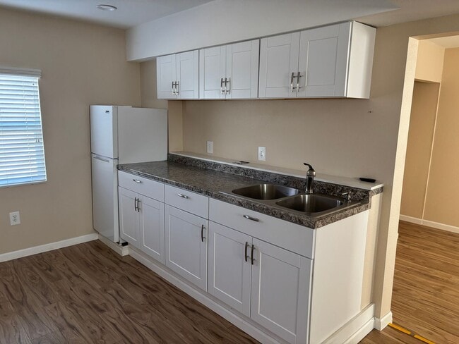 13883 Hackett St in Hanford, CA - Building Photo - Building Photo