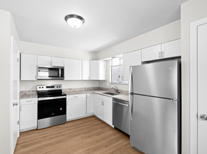 2498 Robin Rd in West Valley City, UT - Building Photo - Building Photo