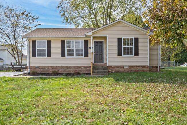 140 Grant Ave in Oak Grove, KY - Building Photo - Building Photo