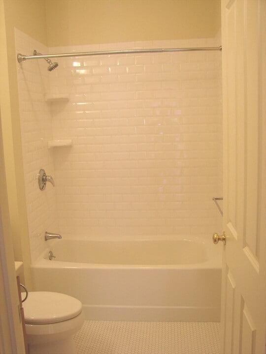 402 Marlborough St, Unit 5 in Boston, MA - Building Photo