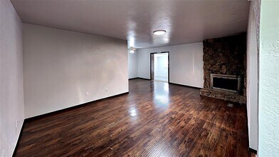 906 Garden Grove in Yukon, OK - Building Photo - Building Photo